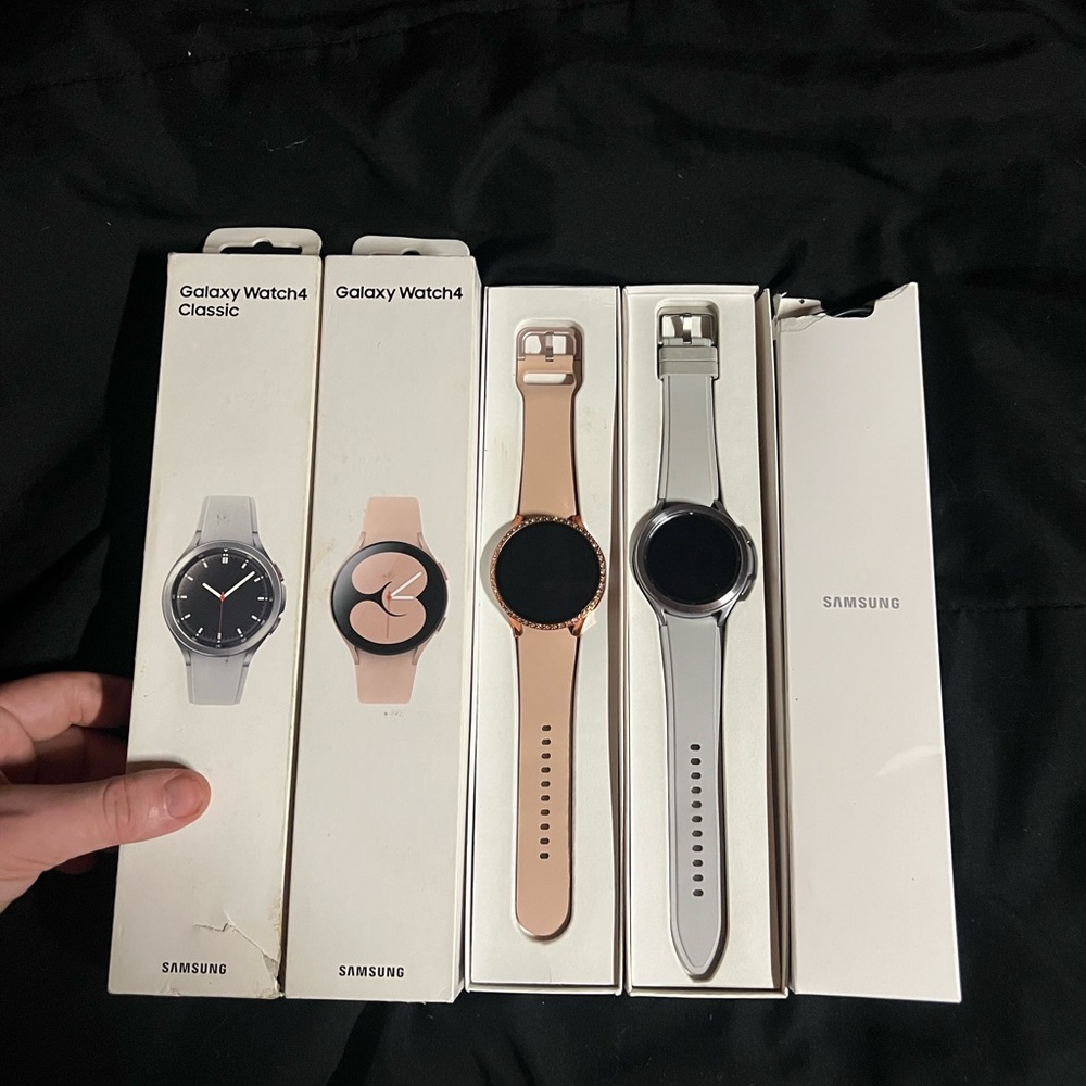 Samsung Galaxy Watch4 Classic Duo in Silver and Rose Gold